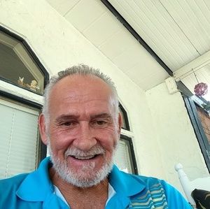 Meet your Posher, Carl